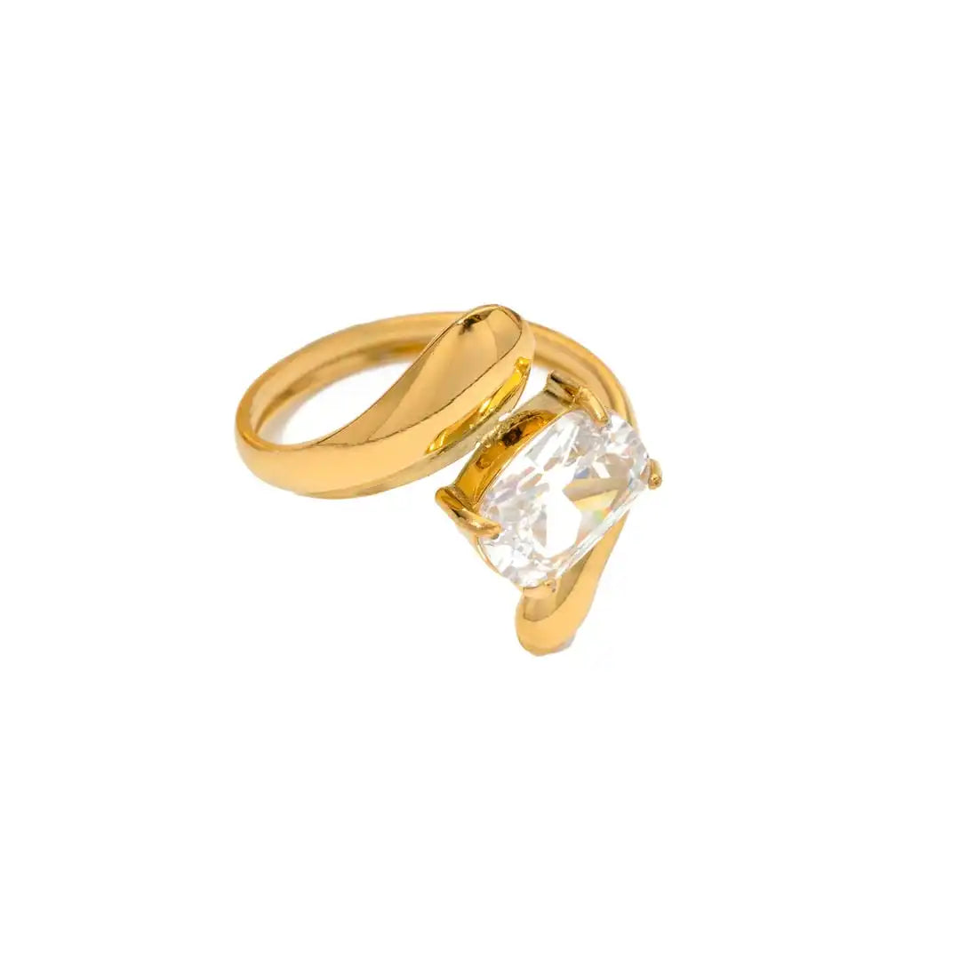 Timeless Gold Water Drop Zirconia Ring