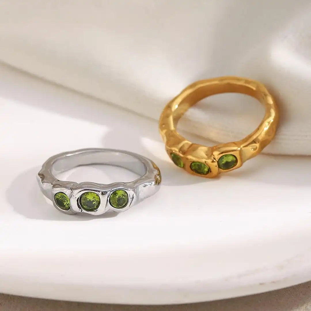 Vintage Golden Inlaid Gemstone Ring