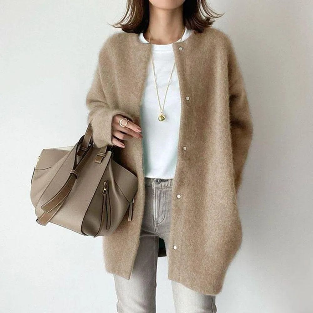 Vânia - Luxurious Knit Cardigan